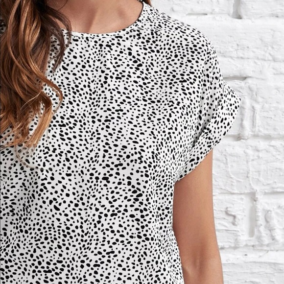 NWT All Over Print Short Sleeve Blouse - Picture 3 of 4